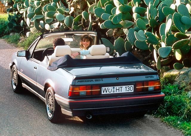 Auf Basis des zweitürigen Ascona wird von Hammond & Thiede beim Karosseriewerk Voll in Würzburg ein Ascona Cabriolet aufgelegt, das über die Opel-Handelsbetriebe zu günstigeren Preisen ab 26.050...