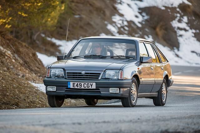 Auch vom fünftürigen Ascona gab es ein britisches Vauxhall-Pendant