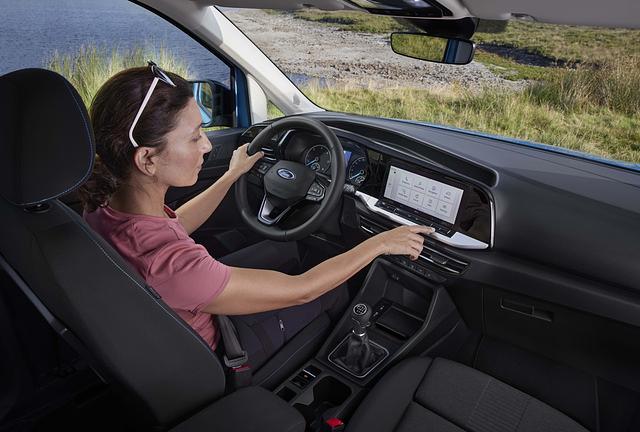 Für das Infotainmentsystem ist optional ein 10 Zoll großer Touchscreen bestellbar