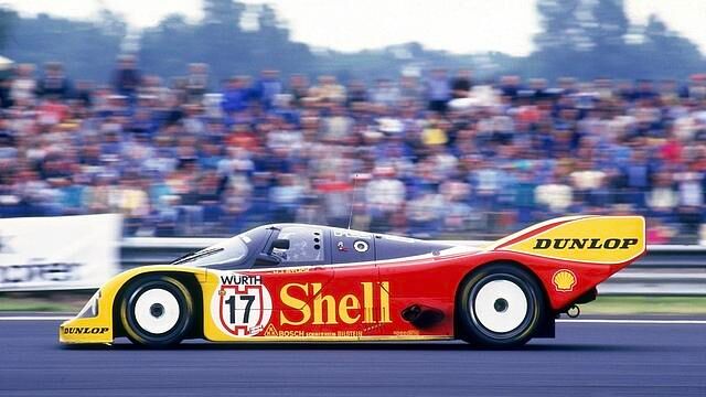 Hier der 962 C im Renneinsatz im Supercup 1987 mit Hans-Joachim Stuck am Steuer