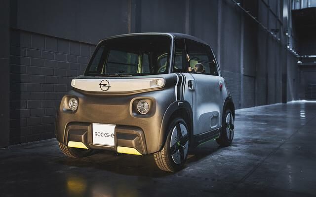 Der kleine Opel ist 2,41 Meter kurz