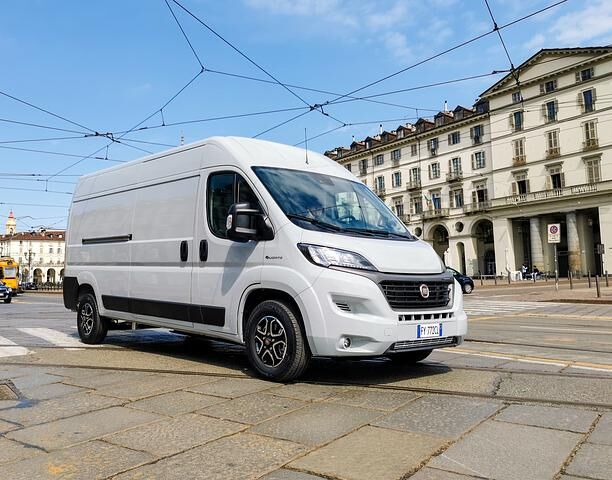 Mit E-Antrieb können zunächst Kasten und Fahrgestell geordert werden