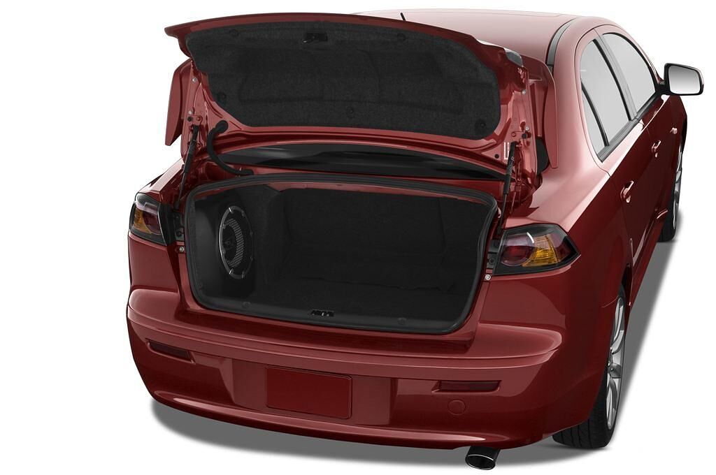 Mitsubishi Lancer (Baujahr 2010) Intense 5 Türen Kofferraum