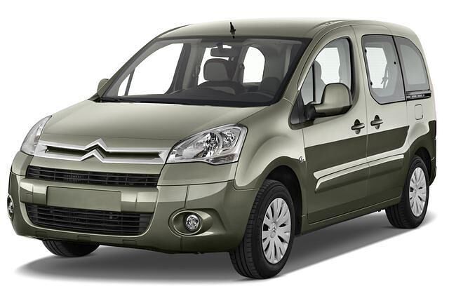 <h3 class='text-lg font-medium md:text-xl md:font-semibold'>Platz 10: Citroën Berlingo Multispace Minivan, 2008 – 2018</h3><p><a title="Tests und Erfahrungen Citroen Berlingo" href="https://www.autoplenum.de/auto/citroen/berlingo/van-2008">Tests und Erfahrungen mit dem Citroen Berlingo</a></p>
<p>Kategorie 2+2: Bis zu 3.000 Liter Stauraum sind auch im Familienauto ein echter Pluspunkt. Die zweite Generation des Citroen Berlingo, die im Juni 2008 auf den Markt kam, ist größer, geräumiger und komfortabler als der Berlingo der ersten Generation. Am Ur-Modell, welches als „Berlingo First“ weiterhin angeboten wird, beklagen Besitzer vorallem das Motortemperament und die Innenraumanmutung. Da der neue Citroen Van weit mehr her macht und zudem mit einer besseren Sicherheitsausstattung aufwartet (ESP und sechs Airbags im Multispace), zahlt man aber mehr als für das alte Modell.</p>