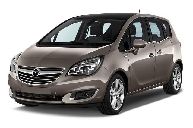 <h3 class='text-lg font-medium md:text-xl md:font-semibold'>Platz 7: Opel Meriva Van, 2010 – 2017</h3><p><a title="Tests und Erfahrungen Opel Meriva Van" href="https://www.autoplenum.de/auto/opel/meriva/van-2010">Tests und Erfahrungen mit dem Opel Meriva Van</a></p>
<p>Kategorie 2+1: Small is beautiful. Das kompakte Rüsselsheimer Raumwunder (Platz 2 in der Zulassungsstatistik) verkauft sich mittlerweile besser als der größere Van Zafira (Platz 4). Hier gibt es zwar nur fünf Sitzplätze (statt sieben), aber ein ebenso kluges Rückbank-System: Der Mittelplatz lässt sich mit einem Griff versenken, und die äußeren Sitzplätze sind nach hinten und zur Mitte hin verschiebbar.. Die Sitze und die Radio-Navi-Einheit überzeugen mehr als die Fahrzeugsicherheit. Der 180 PS starke Meriva OPC gilt als Wuchtbrumme mit ernsthafter Familien- und Kofferoption.</p>