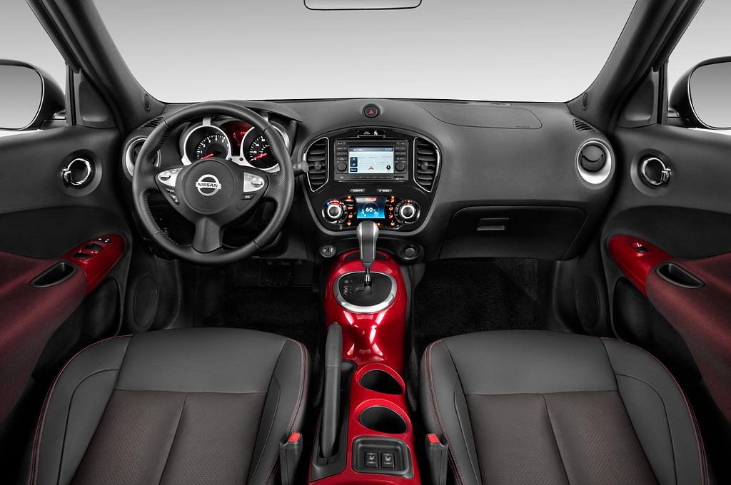 Nissan Juke (Baujahr 2010) Tenka 5 Türen Cockpit und Innenraum