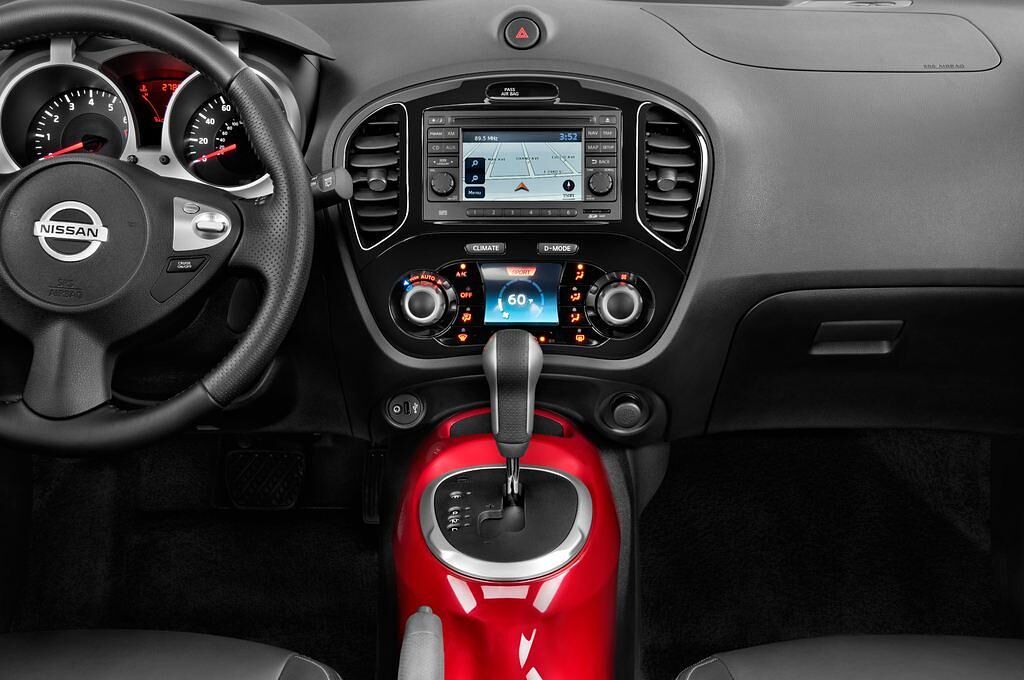 Nissan Juke (Baujahr 2010) Tenka 5 Türen Mittelkonsole