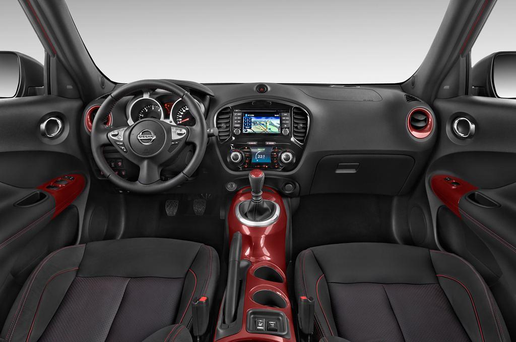Nissan Juke (Baujahr 2014) Tekna 5 Türen Cockpit und Innenraum