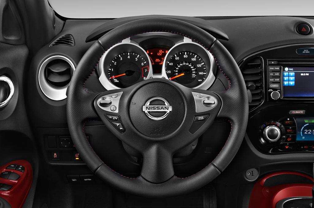 Nissan Juke (Baujahr 2014) Acenta 5 Türen Lenkrad