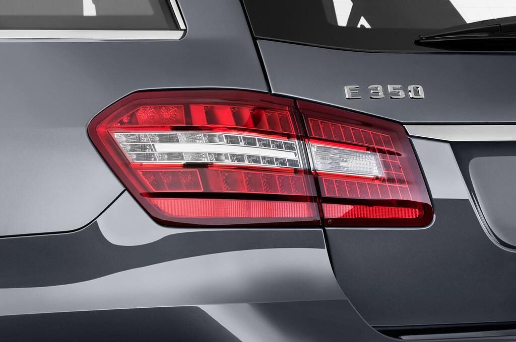 Mercedes E-Class (Baujahr 2011) 350 4 Türen Rücklicht