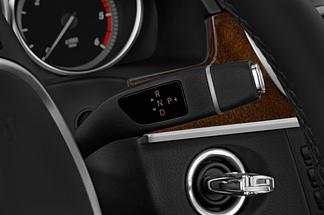 Mercedes E-Class (Baujahr 2015) Elegance 4 Türen Schalthebel