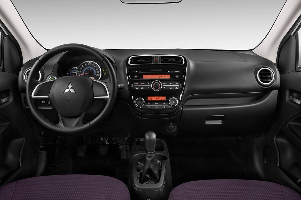 Mitsubishi Space Star (Baujahr 2013) Shine+ 5 Türen Cockpit und Innenraum
