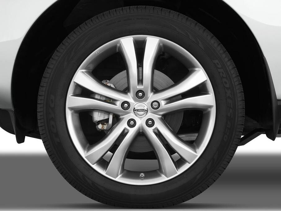 Nissan Murano (Baujahr 2010) LE 5 Türen Reifen und Felge