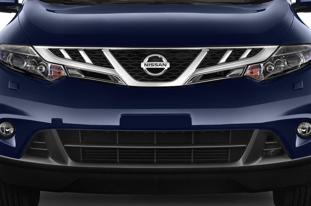 Nissan Murano (Baujahr 2014) Executive 5 Türen Kühlergrill und Scheinwerfer