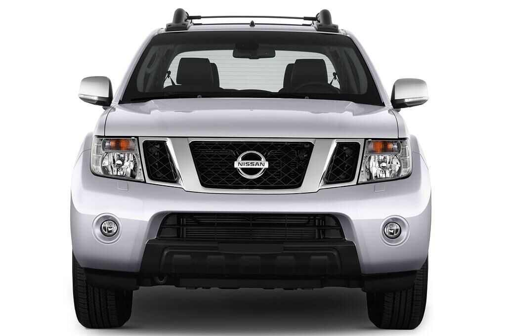 Nissan Navara (Baujahr 2012) LE 4 Türen Frontansicht