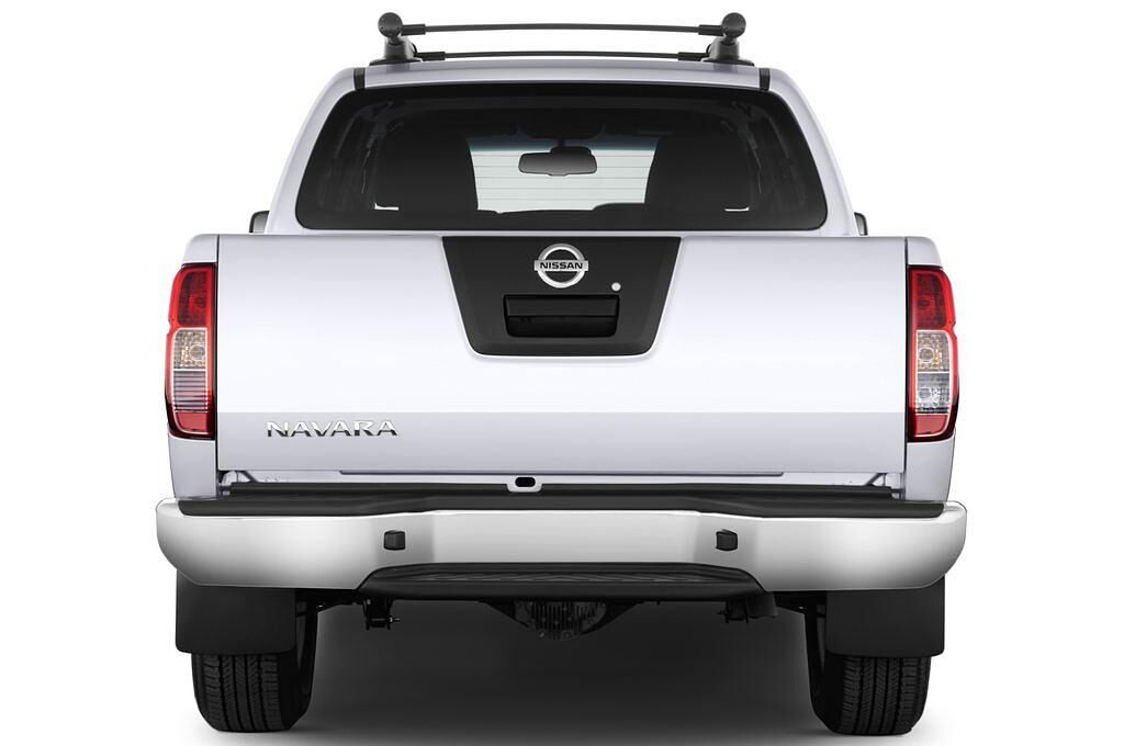 Nissan Navara (Baujahr 2012) LE 4 Türen Heckansicht