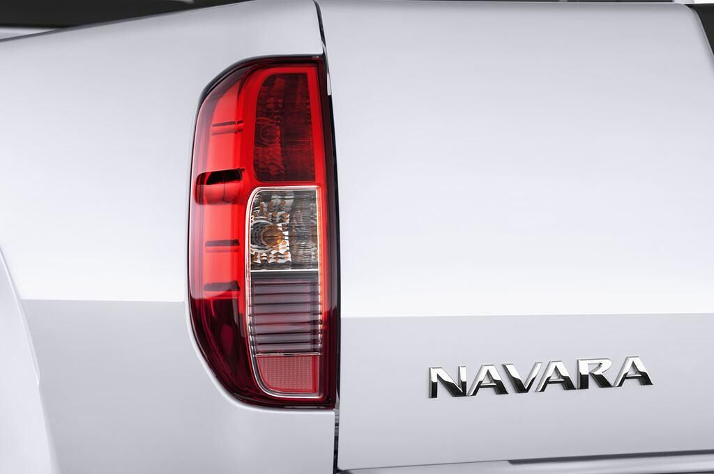 Nissan Navara (Baujahr 2012) LE 4 Türen Rücklicht