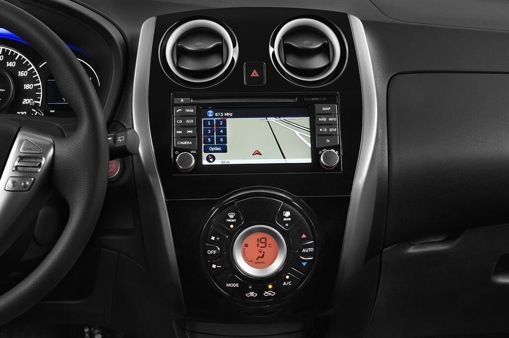 Nissan Note (Baujahr 2013) Acenta 5 Türen Mittelkonsole