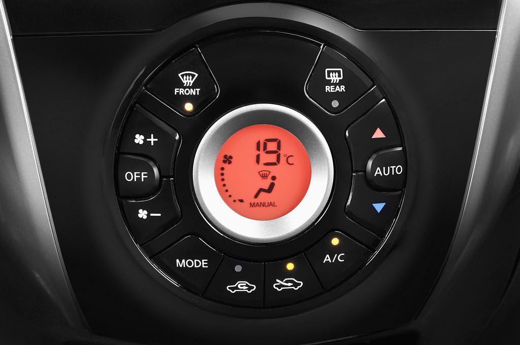 Nissan Note (Baujahr 2013) Acenta 5 Türen Temperatur und Klimaanlage