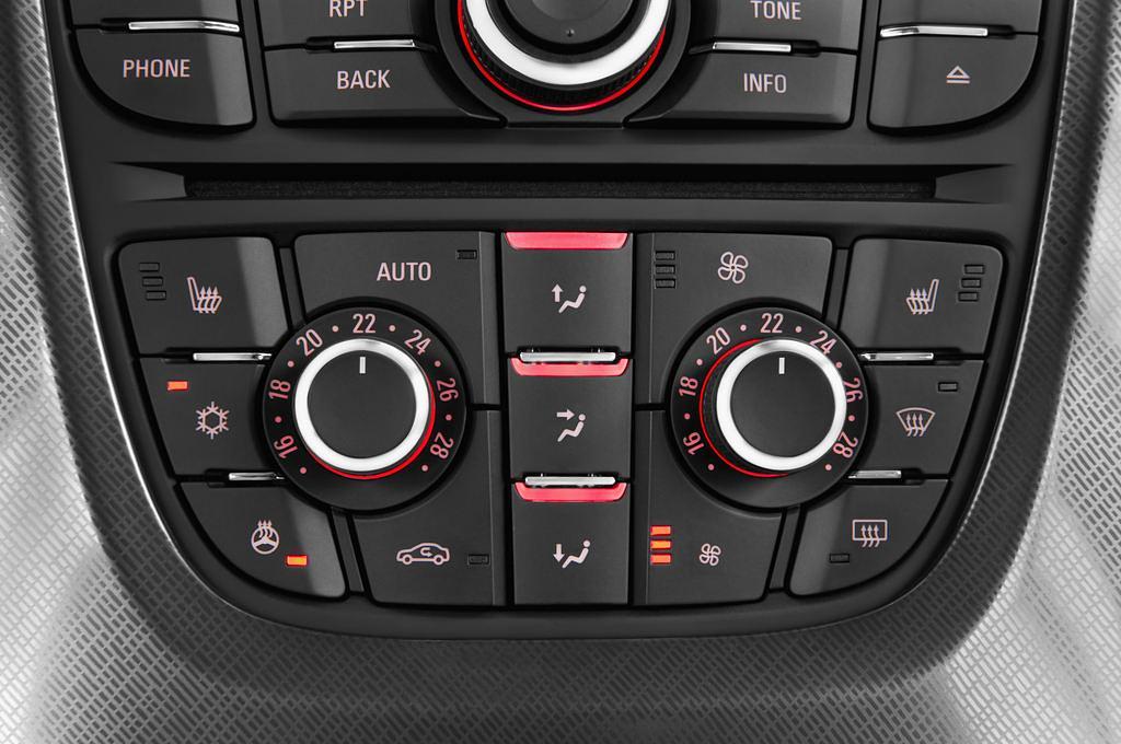 Opel Astra (Baujahr 2012) INNOVATION 5 Türen Temperatur und Klimaanlage