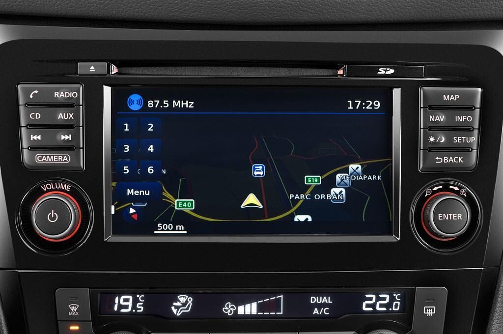 Nissan X-Trail (Baujahr 2014) Tekna 5 Türen Radio und Infotainmentsystem