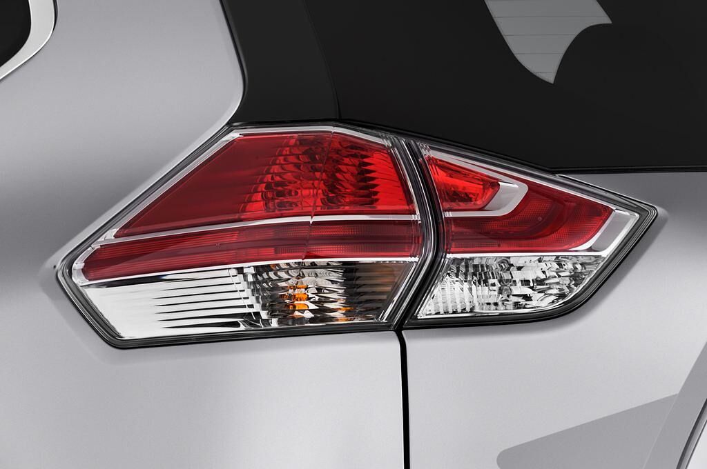 Nissan X-Trail (Baujahr 2014) Tekna 5 Türen Rücklicht