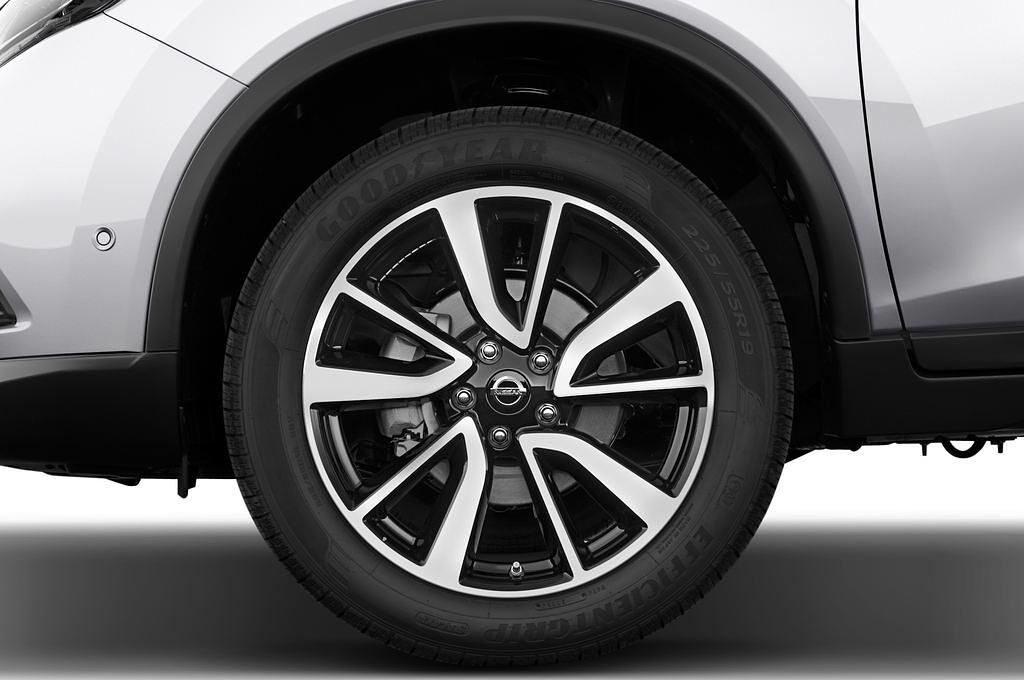 Nissan X-Trail (Baujahr 2014) Tekna 5 Türen Reifen und Felge