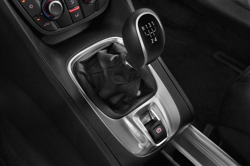 Opel Meriva (Baujahr 2012) Selection 5 Türen Schalthebel