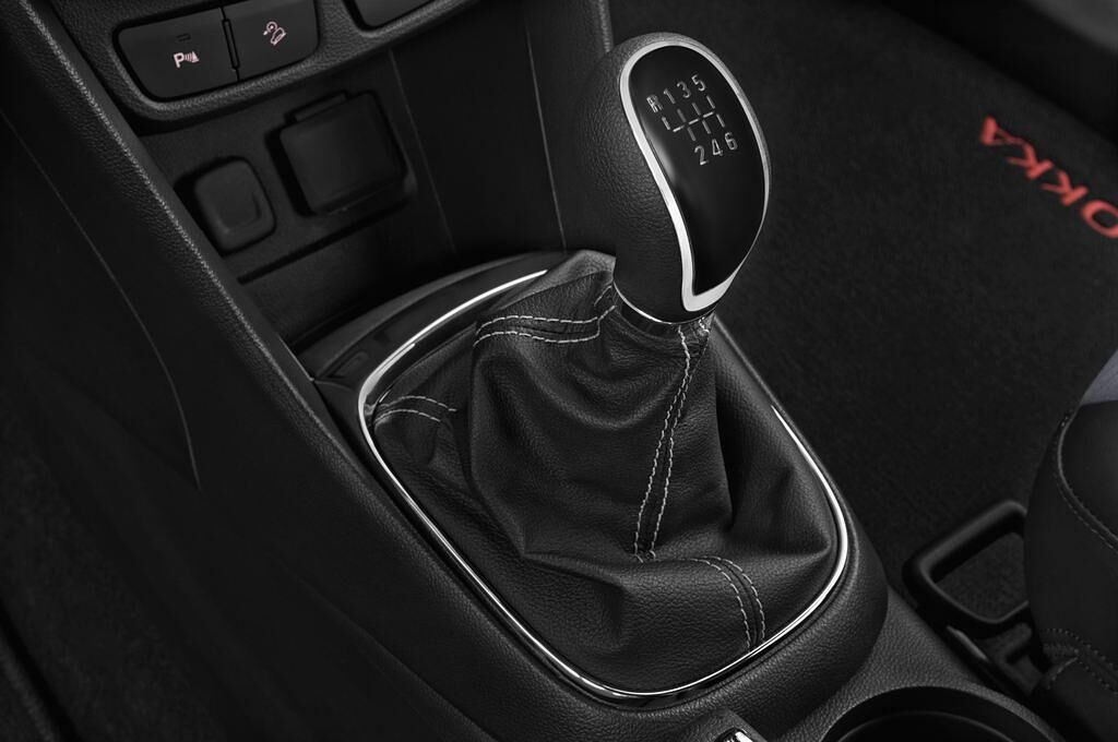 Opel Mokka (Baujahr 2013) Edition 5 Türen Schalthebel