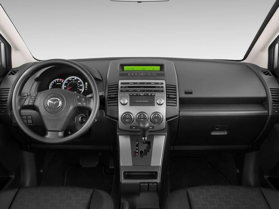 Mazda Mazda5 (Baujahr 2009) Comfort 5 Türen Cockpit und Innenraum