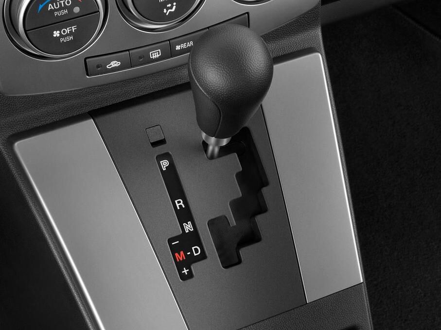 Mazda Mazda5 (Baujahr 2009) Comfort 5 Türen Schalthebel
