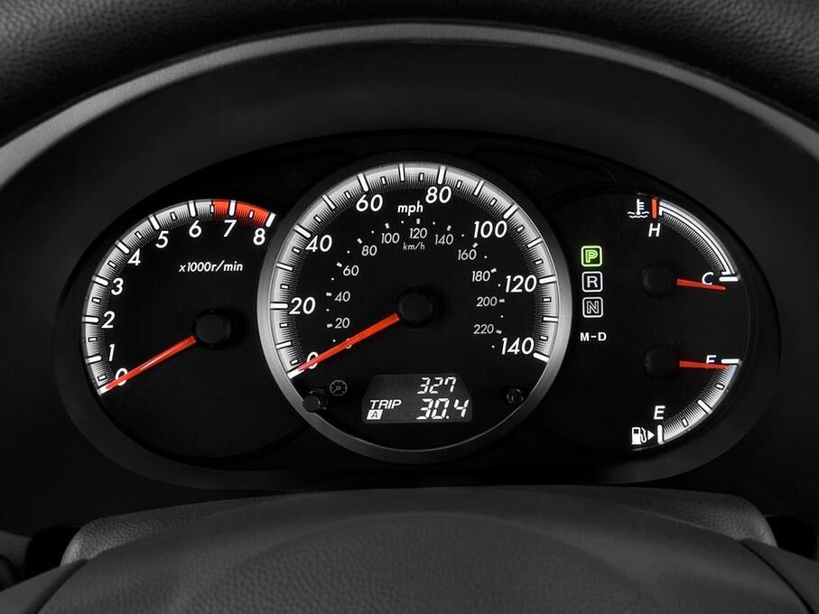 Mazda Mazda5 (Baujahr 2009) Comfort 5 Türen Tacho und Fahrerinstrumente
