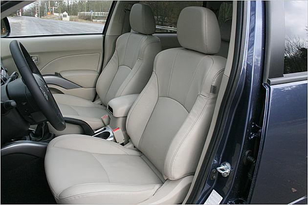 Die bequemen Sitze bieten genügend Seitenhalt