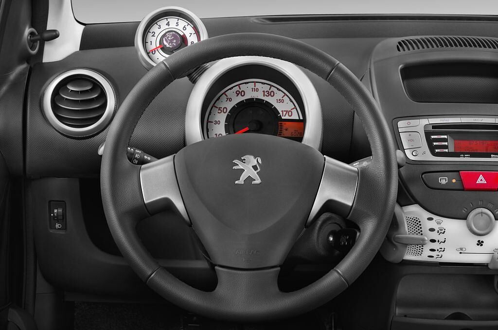 Peugeot 107 (Baujahr 2012) Envy 3 Türen Lenkrad
