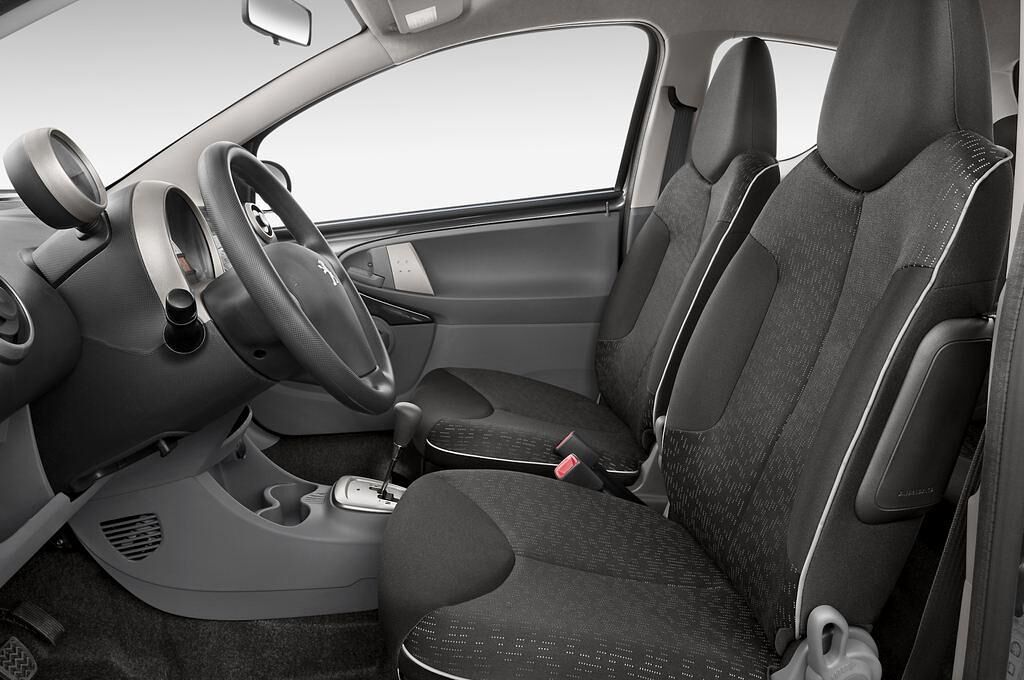 Peugeot 107 (Baujahr 2010) Filou 3 Türen Vordersitze