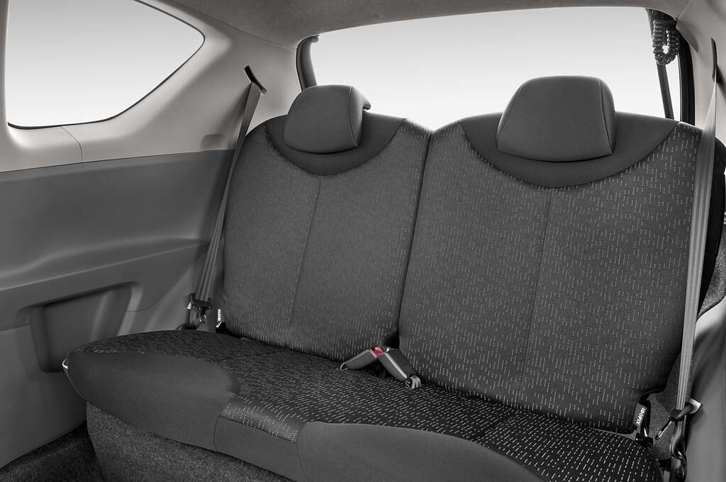 Peugeot 107 (Baujahr 2010) Filou 3 Türen Rücksitze