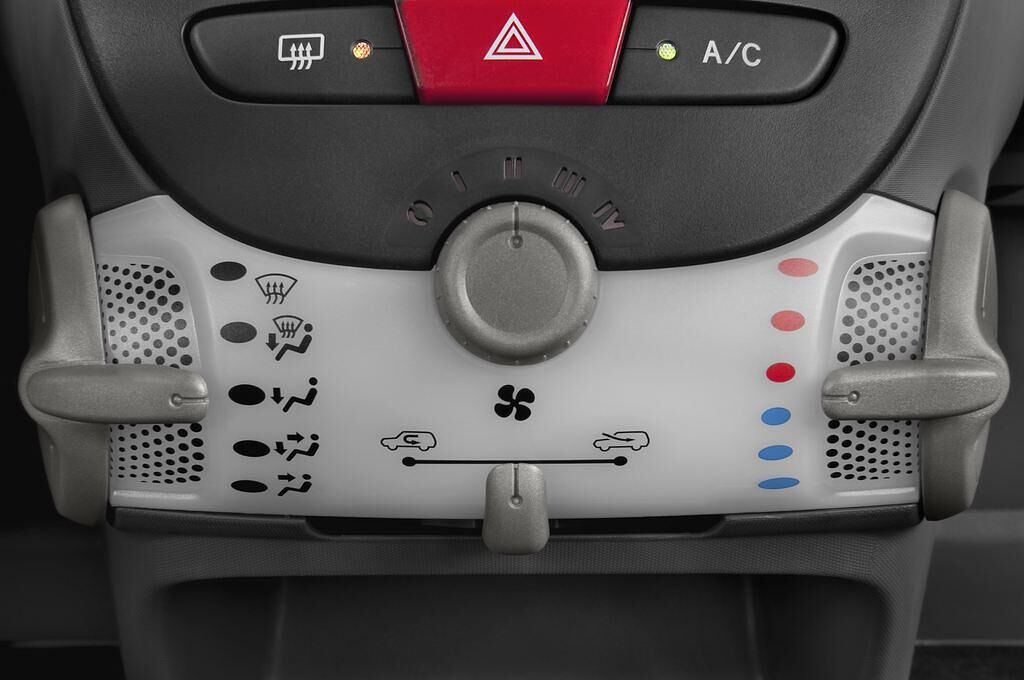 Peugeot 107 (Baujahr 2010) Filou 3 Türen Temperatur und Klimaanlage