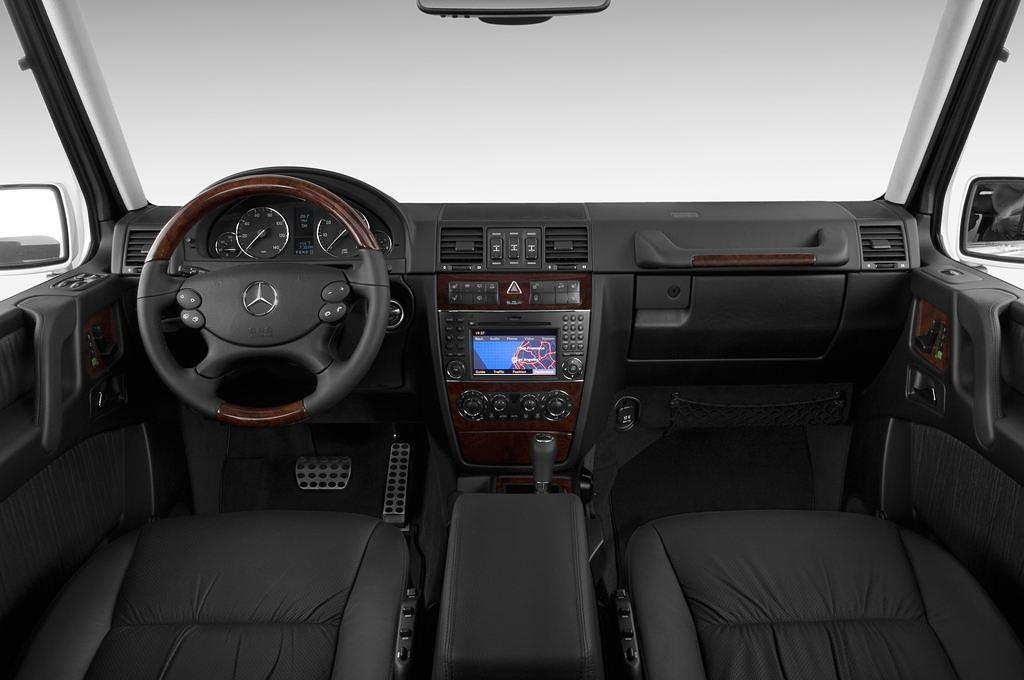 Mercedes G-Class (Baujahr 2011) - 5 Türen Cockpit und Innenraum
