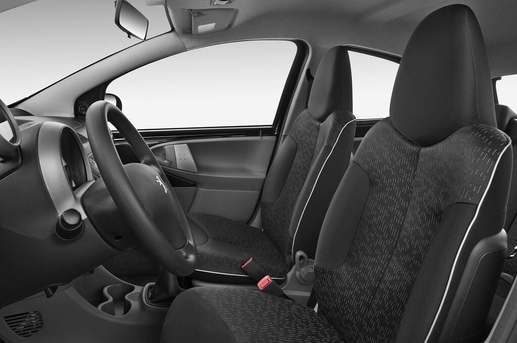 Peugeot 107 (Baujahr 2010) Filou 5 Türen Vordersitze