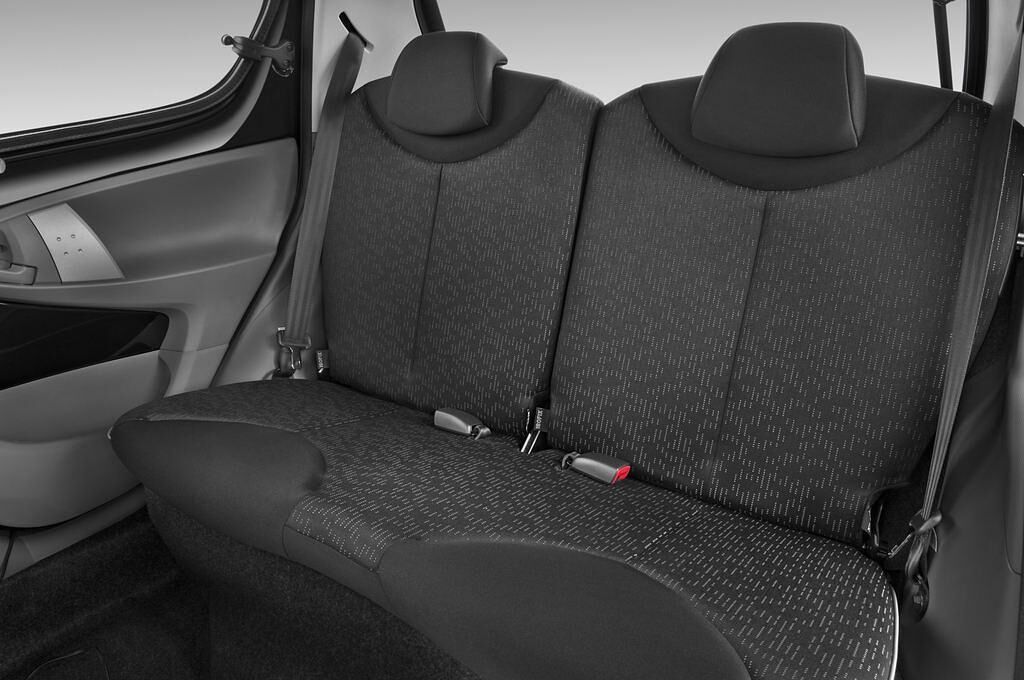 Peugeot 107 (Baujahr 2010) Filou 5 Türen Rücksitze