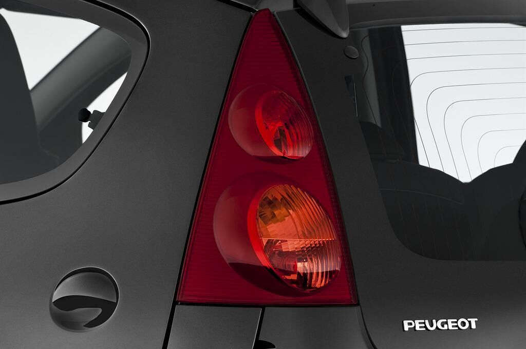 Peugeot 107 (Baujahr 2010) Filou 5 Türen Rücklicht