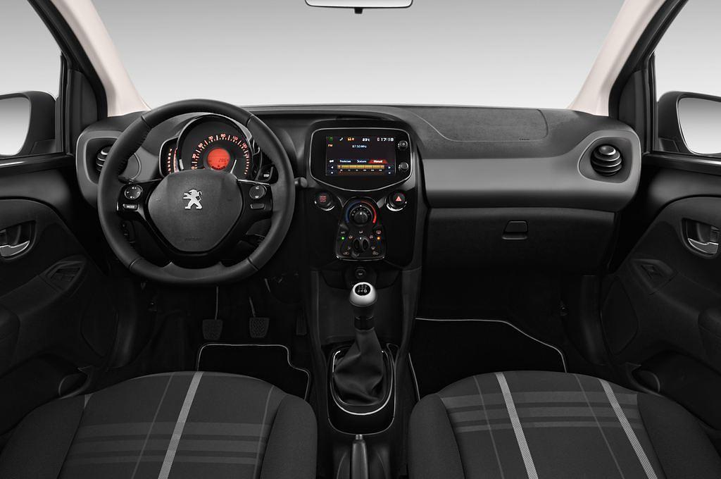 Peugeot 108 (Baujahr 2016) Top! Allure 5 Türen Cockpit und Innenraum