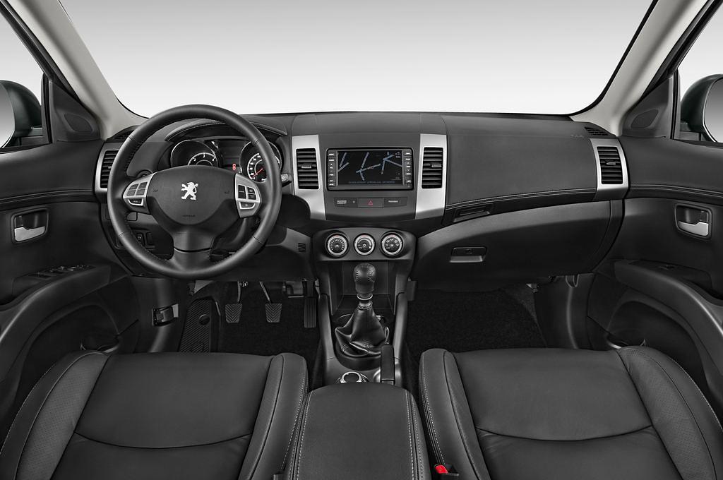 Peugeot 4007 (Baujahr 2010) - 5 Türen Cockpit und Innenraum