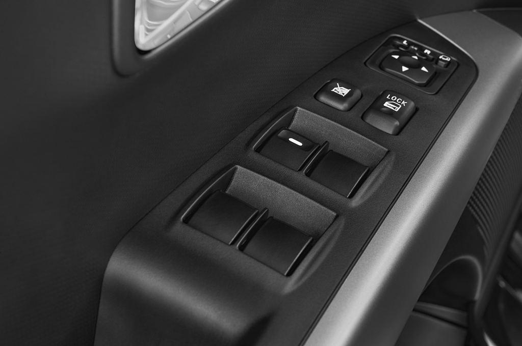 Peugeot 4007 (Baujahr 2010) - 5 Türen Bedienungselemente Tür