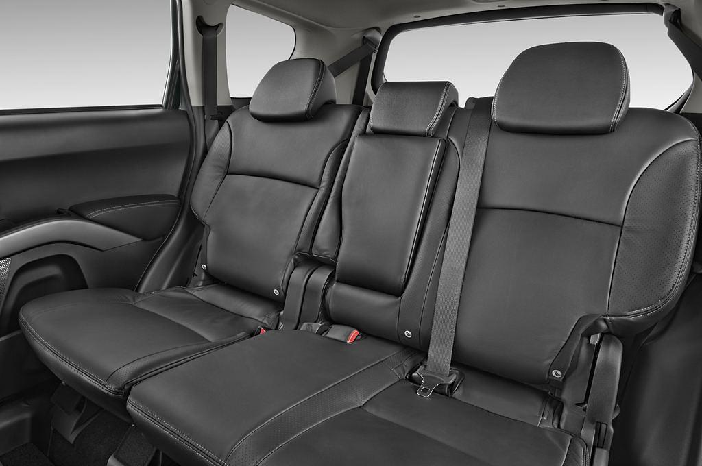 Peugeot 4007 (Baujahr 2010) - 5 Türen Rücksitze