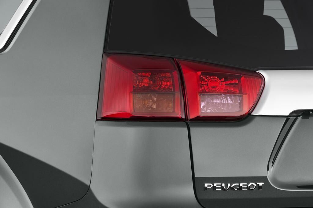 Peugeot 4007 (Baujahr 2010) - 5 Türen Rücklicht