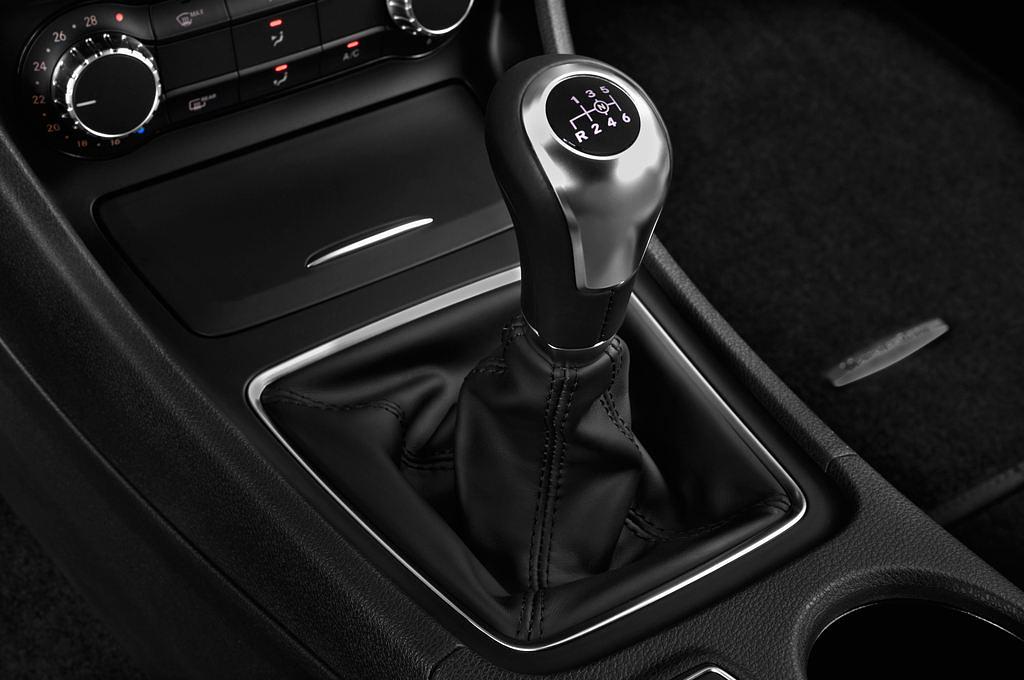 Mercedes GLA (Baujahr 2014) STYLE 5 Türen Schalthebel