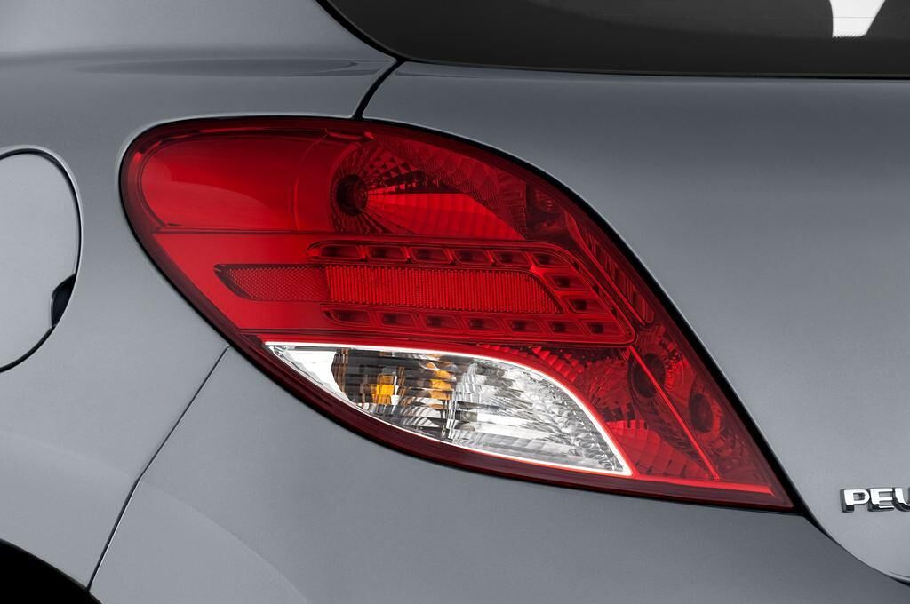Peugeot 207 (Baujahr 2010) Filou 5 Türen Rücklicht
