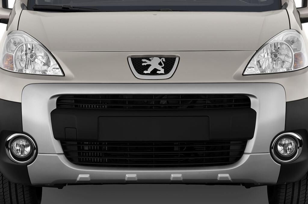 Peugeot Partner Tepee (Baujahr 2009) Outdoor 5 Türen Kühlergrill und Scheinwerfer