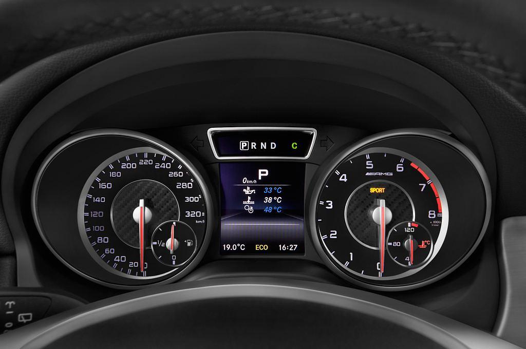 Mercedes GLA (Baujahr 2015) AMG 5 Türen Tacho und Fahrerinstrumente